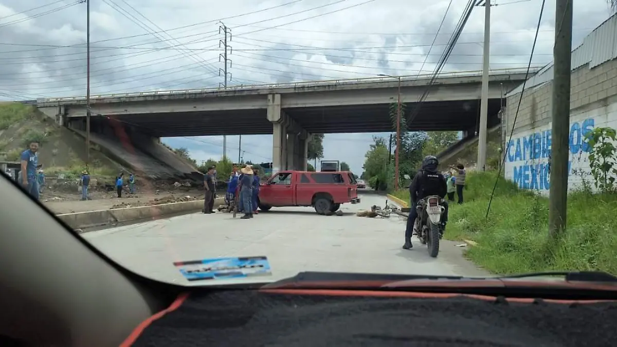 Pobladores de San Baltazar Temaxcalac y San Lucas Atoyatenco piden ayuda para sus viviendas inundadas